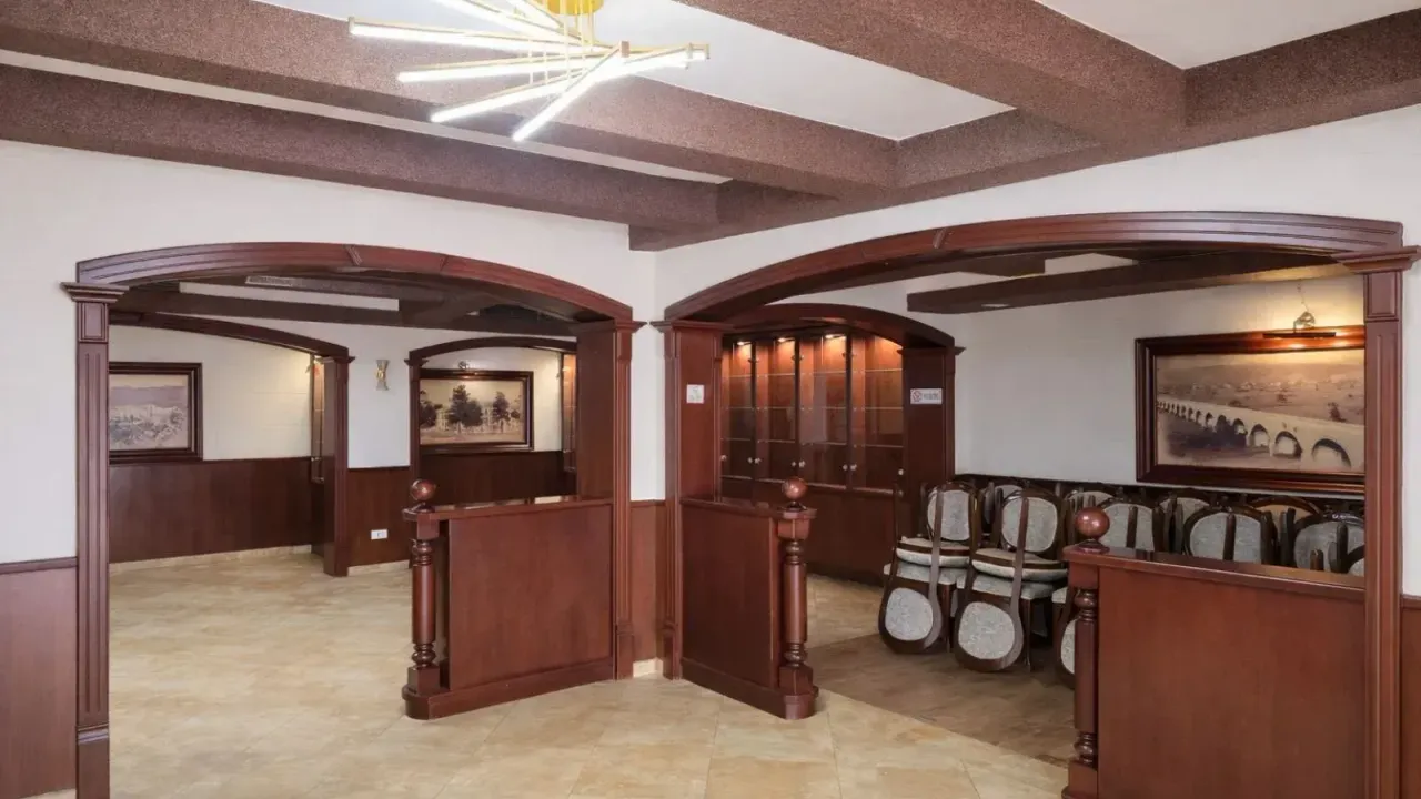 Izdavanje, poslovni prostor, 155m², Tivat, Crna Gora