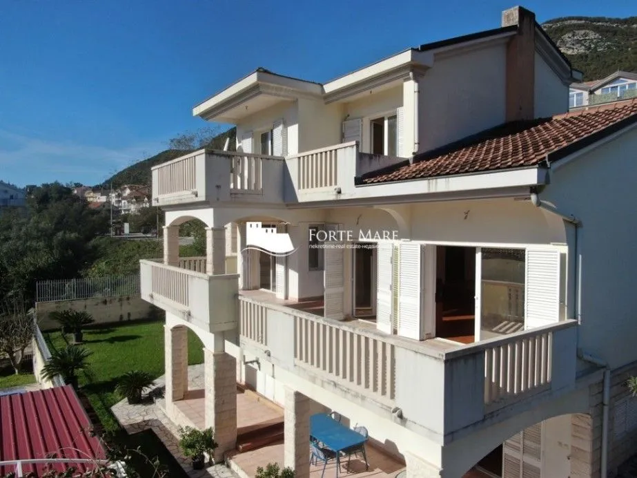 Prodaja, kuća, 350m², Baošići, Herceg Novi