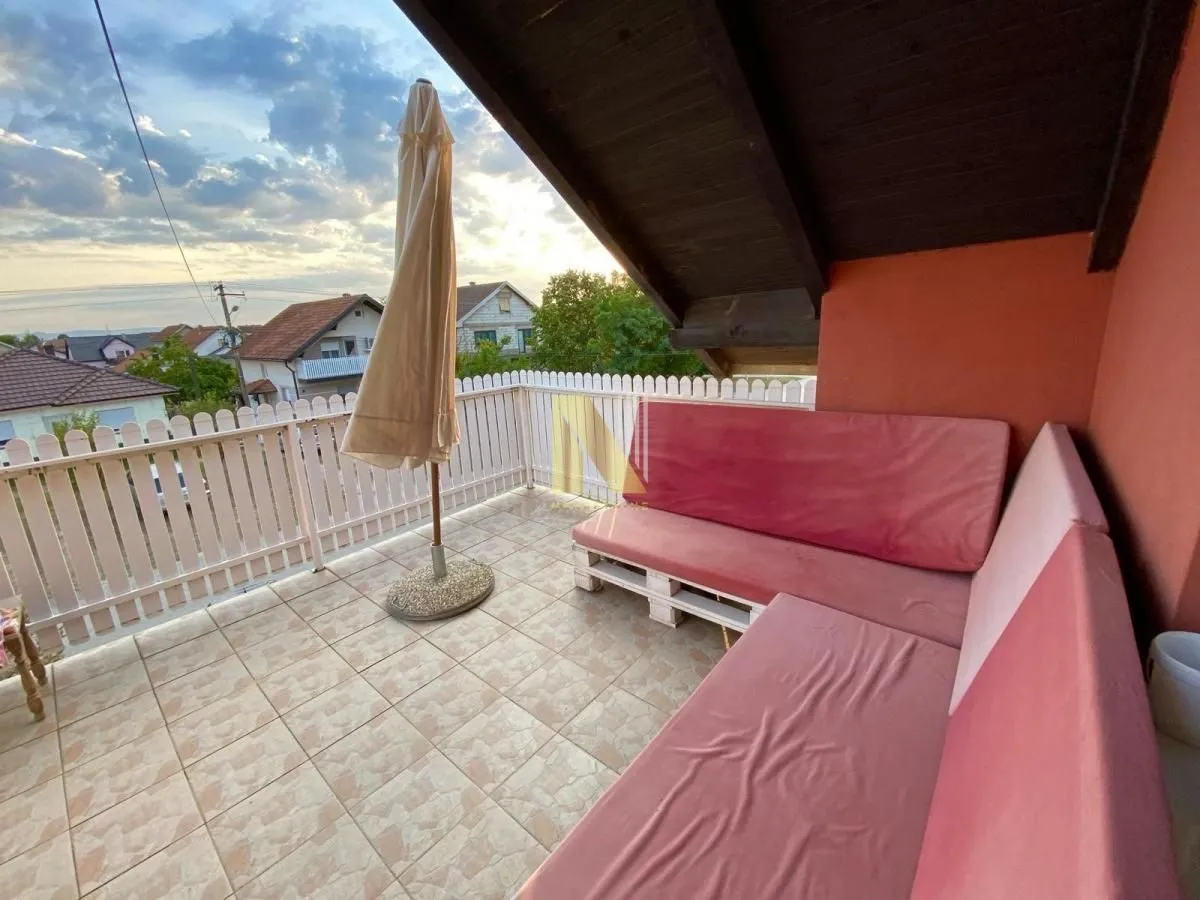 Prodaja, kuća, 272m², Kać, Novi Sad Sve Podlokacije