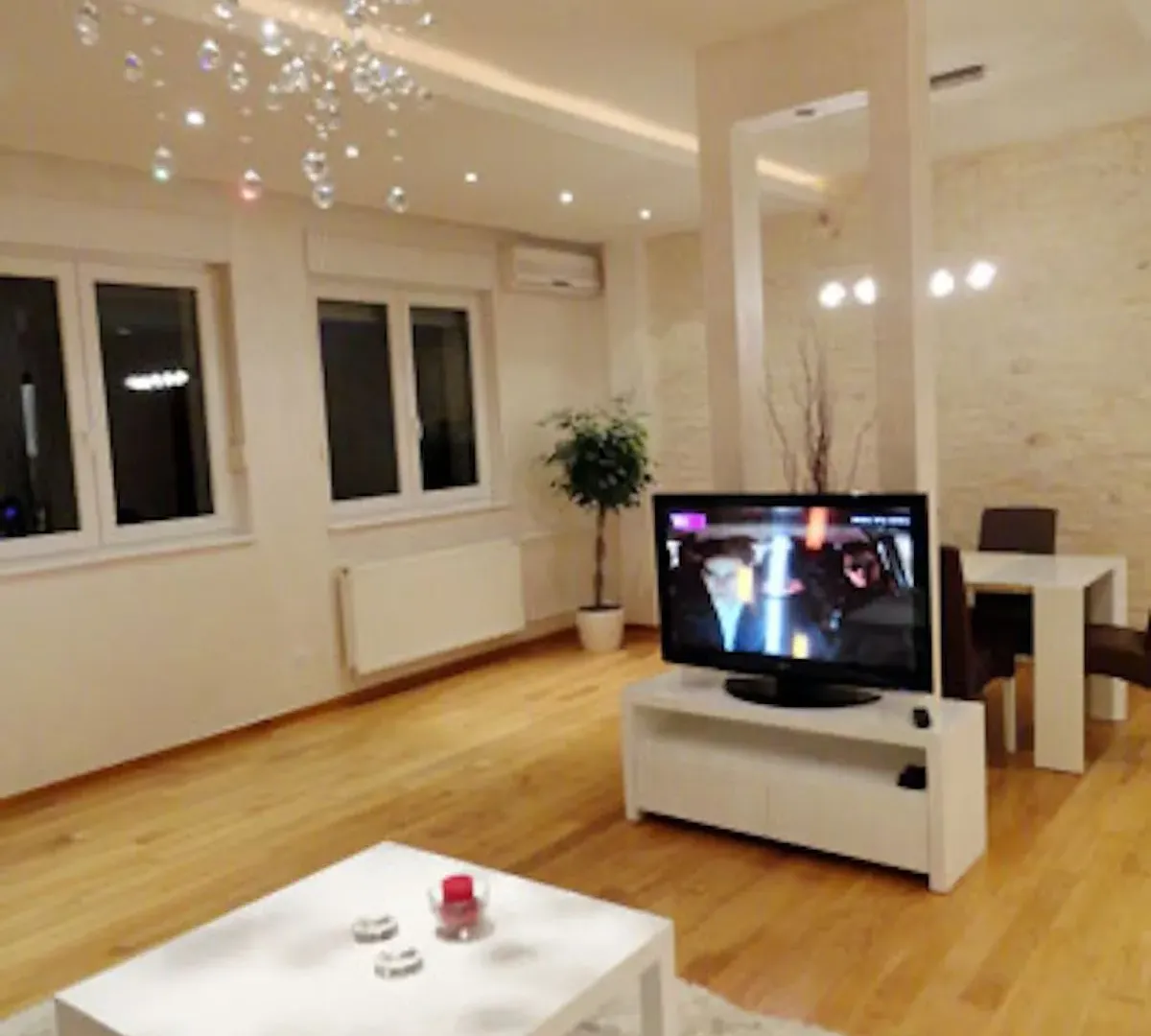 Prodaja, četvorosoban stan, 107m², Vračar Sve Podlokacije, Beograd