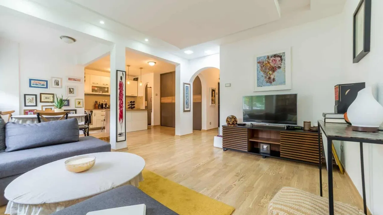 Prodaja, jednosoban stan, 60m², Tivat, Crna Gora