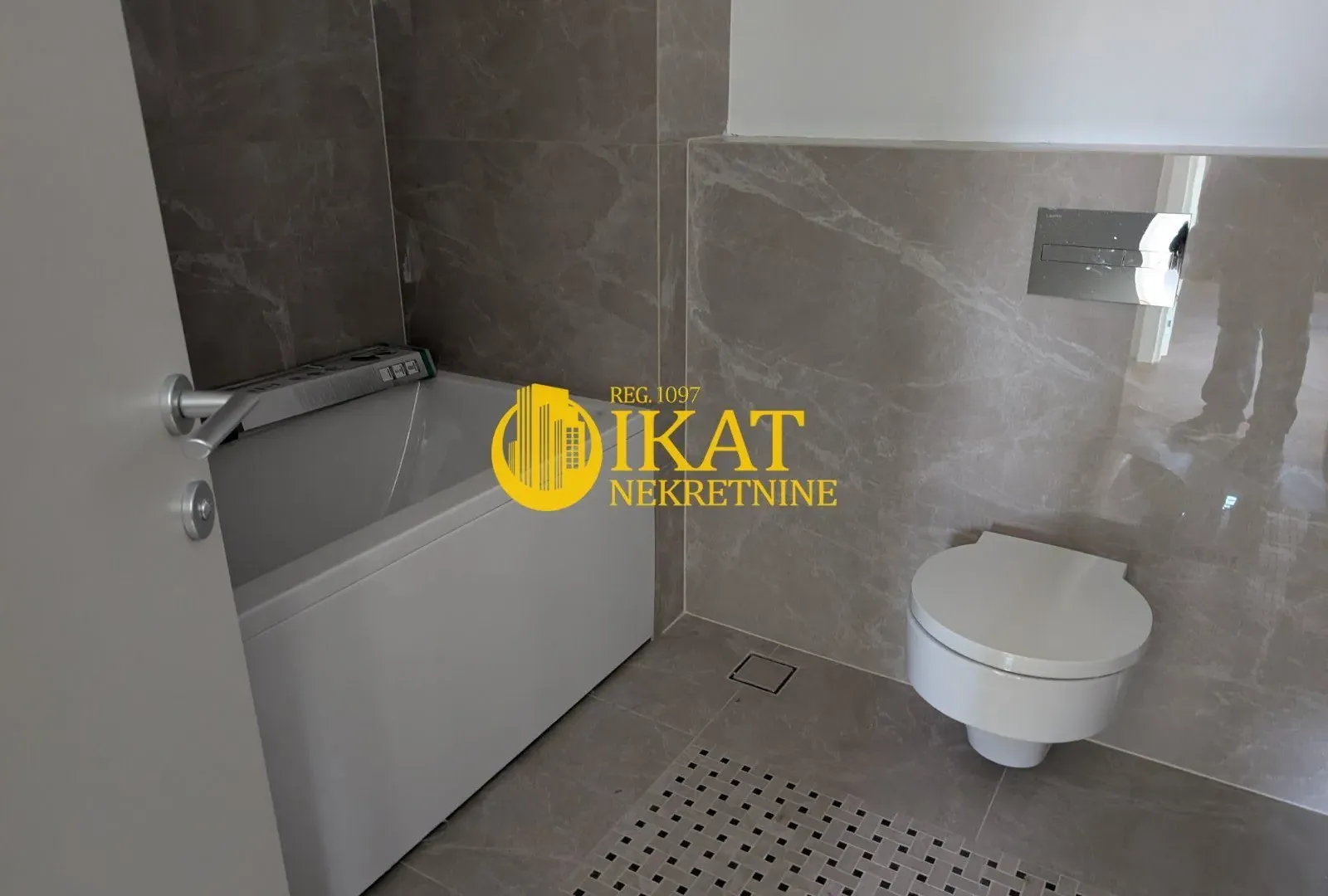 Prodaja, četvorosoban stan, 149m², Vračar Centar, Vračar Sve Podlokacije