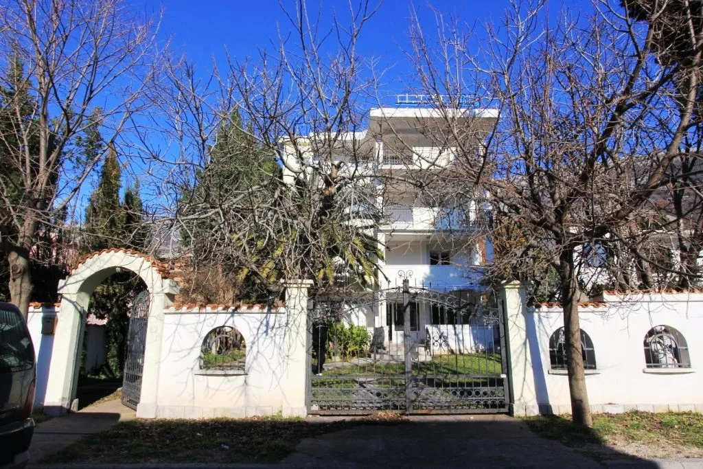 Sale, hospitality venue, 480m², Sutomore, Bar