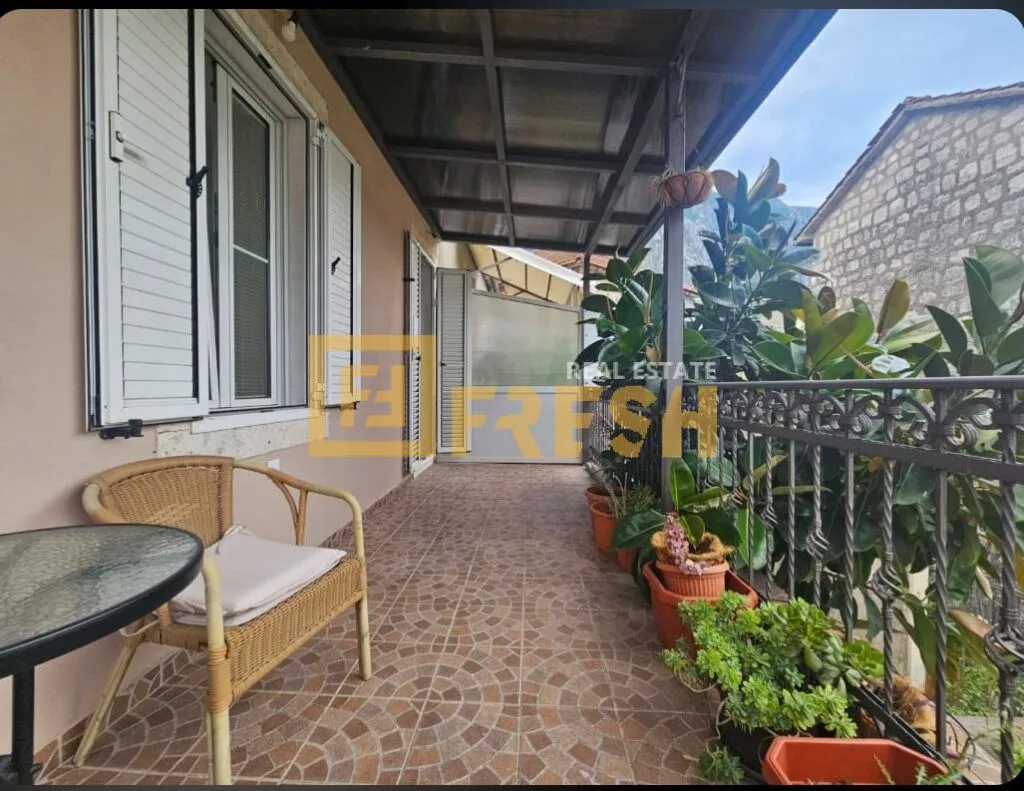 Sale, one bedroom apartment, 56m², Kotor, Crna Gora