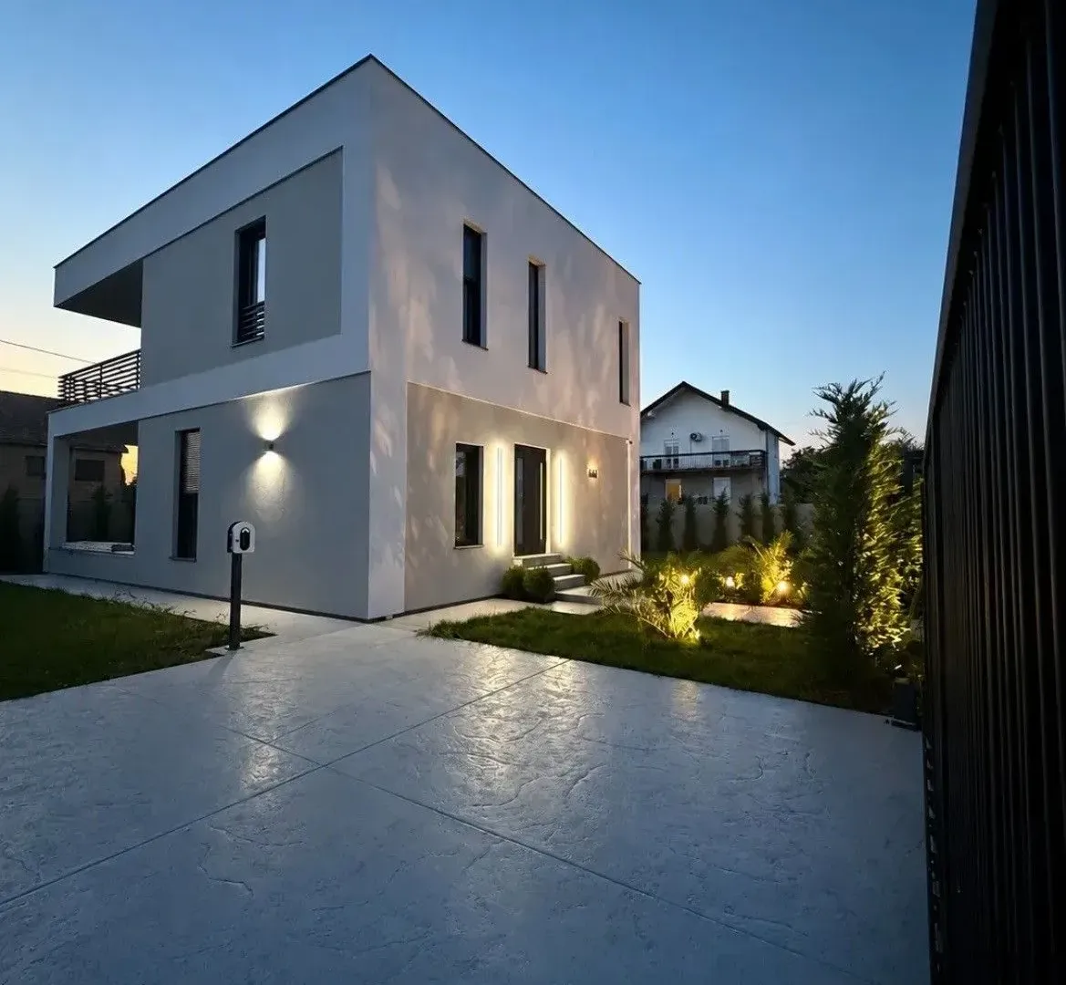 Sale, house, 225m², Gornja Gorica, Podgorica