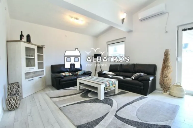 Izdavanje, stan, 130m², Bar, Crna Gora