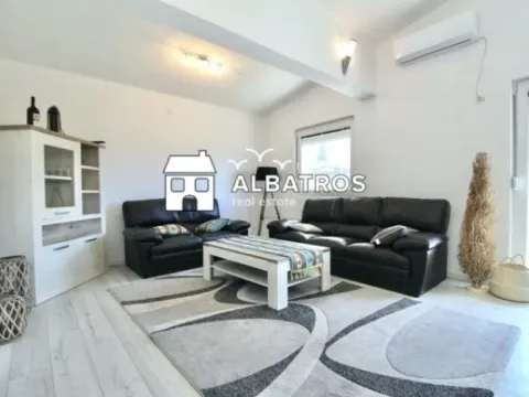 Izdavanje, stan, 130m², Bar, Crna Gora - image 1