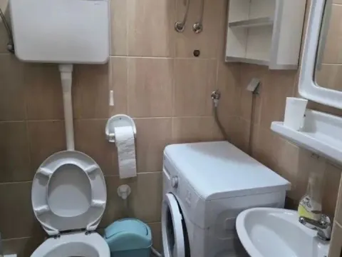 Izdavanje, jednosoban stan, 40m², Dalmatinska ulica, Podgorica - image 5