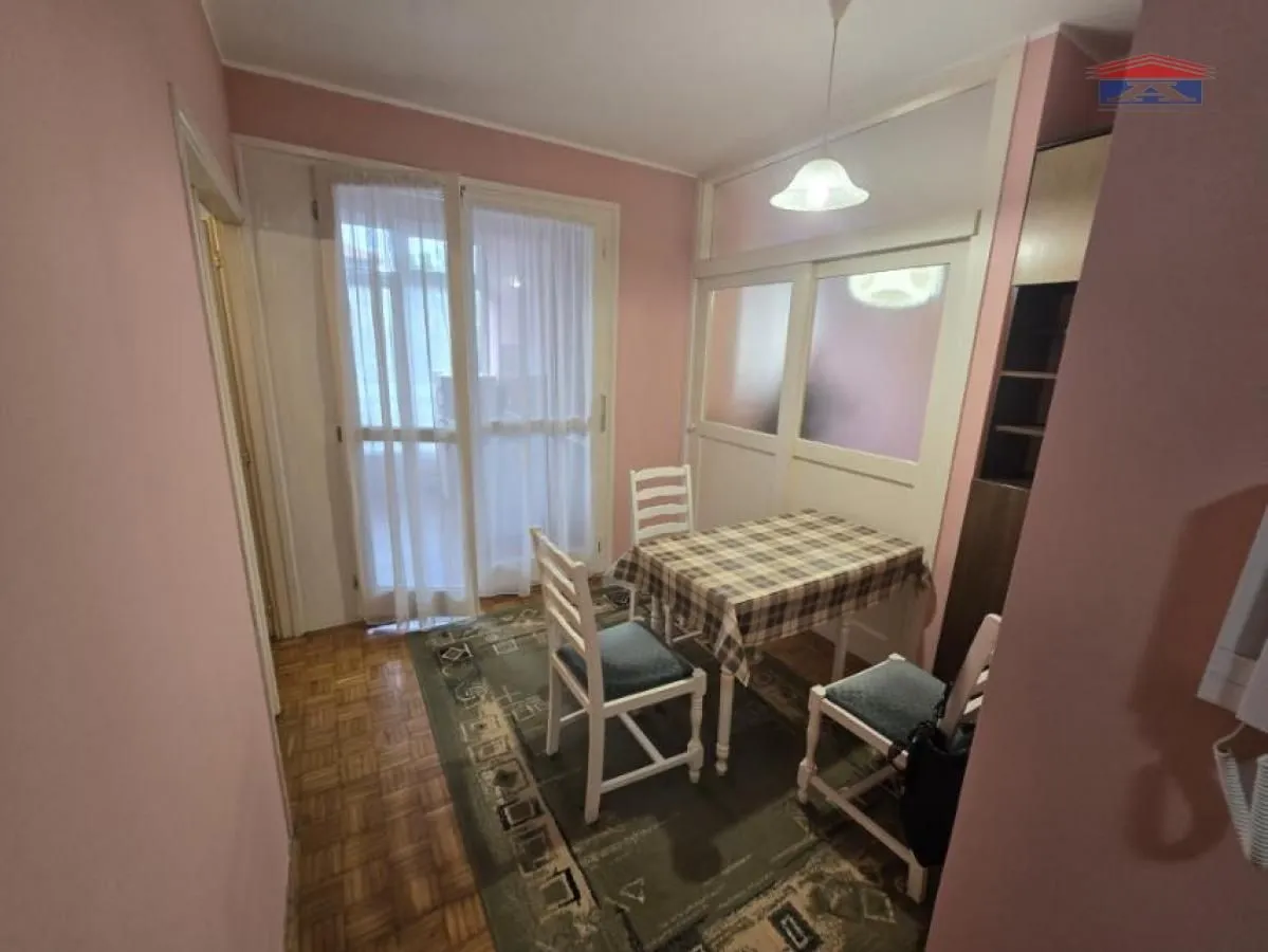 Izdavanje, jednosoban stan, 40m², Grbavica, Novi Sad Sve Podlokacije