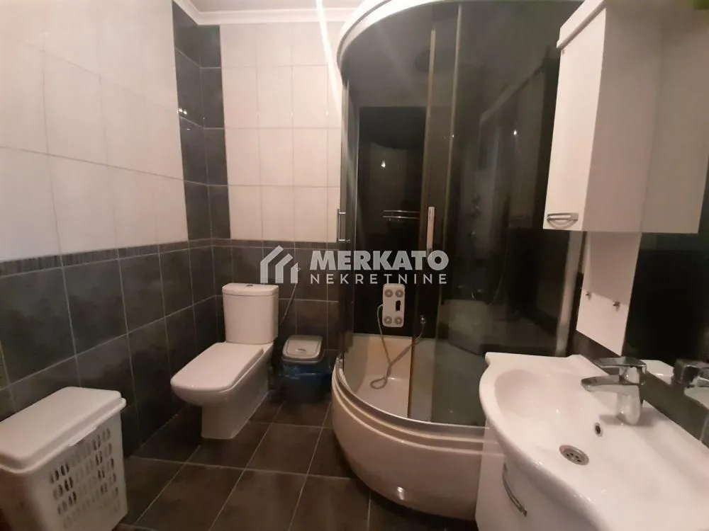 Prodaja, kuća, 369m², Centar, Zrenjanin