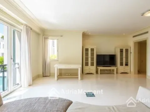 Prodaja, dvosoban stan, 148m², Tivat, Crna Gora - image 2