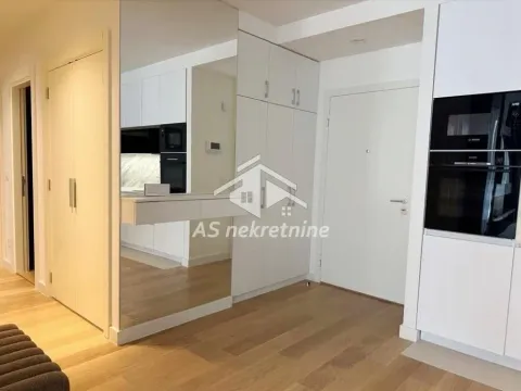 Izdavanje, trosoban stan, 86m², Savski Venac, Beograd - image 5