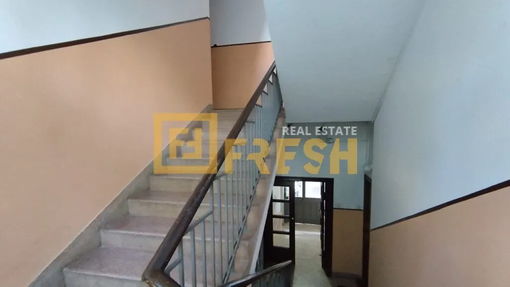 Izdavanje, poslovni prostor, 40m², Centar, Podgorica