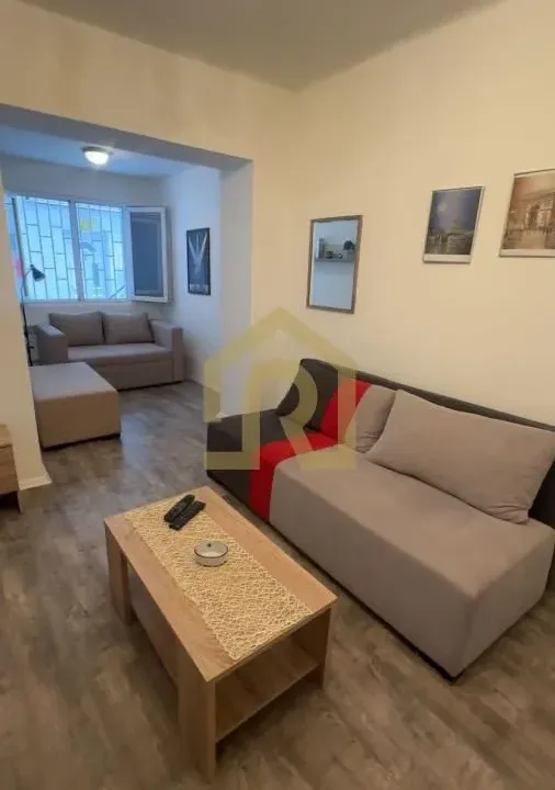 Izdavanje, dvosoban stan, 40m², Vračar Hram, Vračar Sve Podlokacije