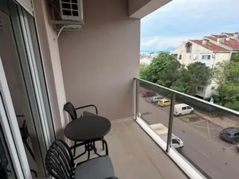 Izdavanje, jednosoban stan, 50m², Stari Aerodrom, Podgorica - image 10