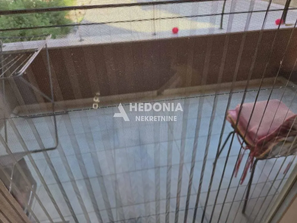 Izdavanje, trosoban stan, 73m², Nova Pazova, Stara Pazova