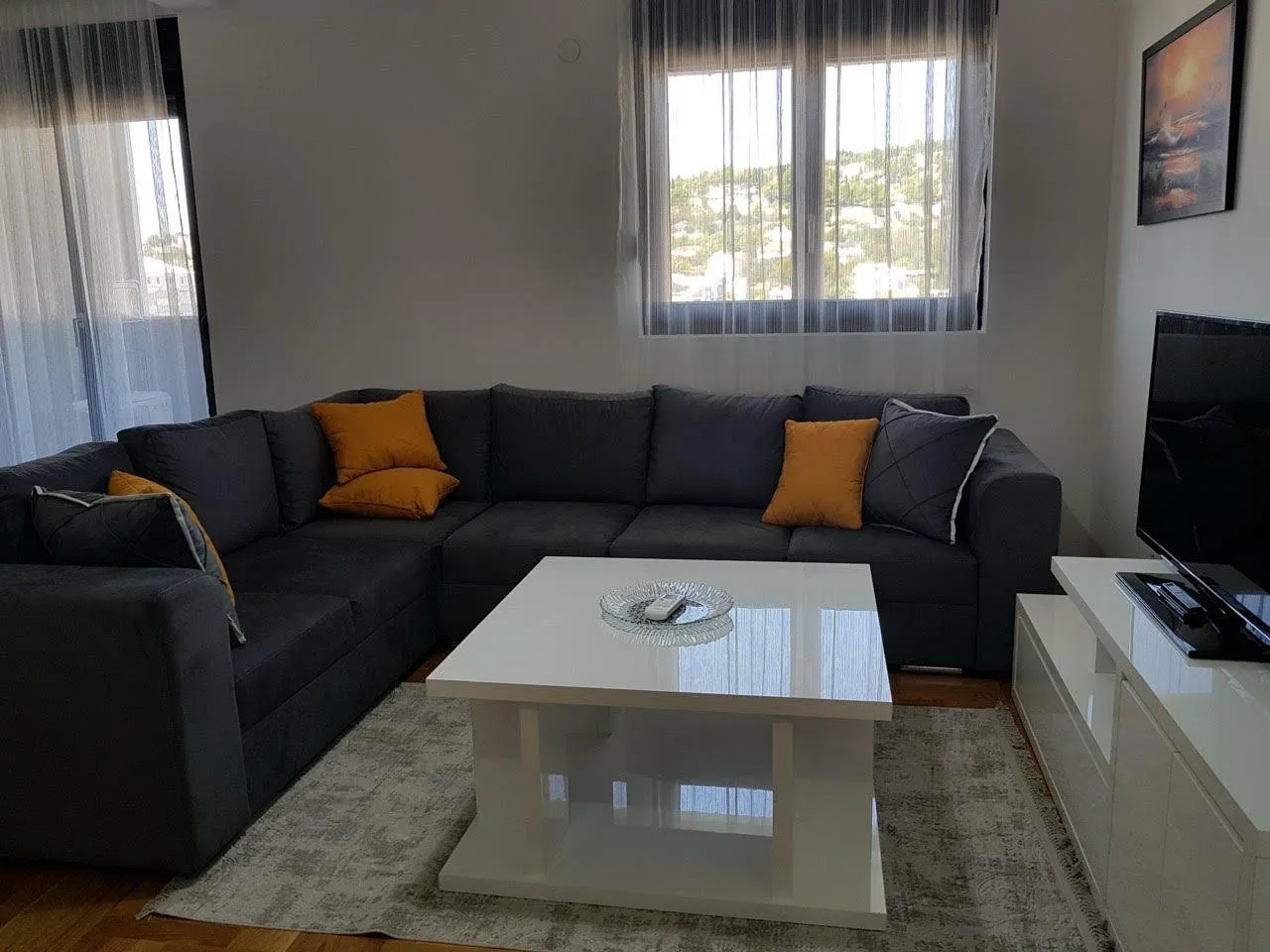 Izdavanje, dvosoban stan, 70m², Vezirov Most, Podgorica