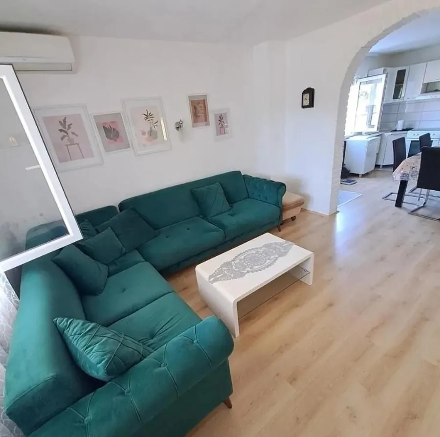 Izdavanje, kuća, 130m², Tološi, Podgorica