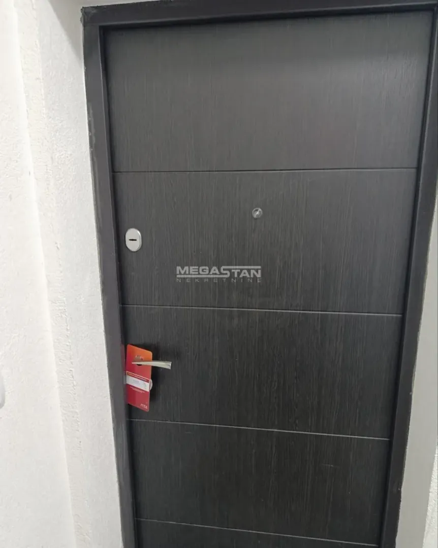 Prodaja, trosoban stan, 77m², Tesla, Pančevo