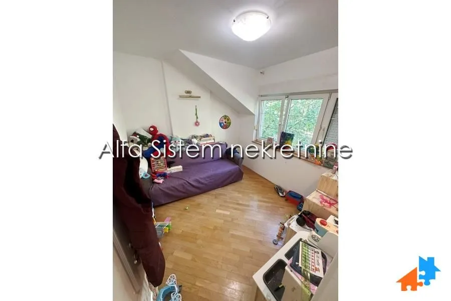 Izdavanje, stan, 130m², Banovo Brdo, Beograd