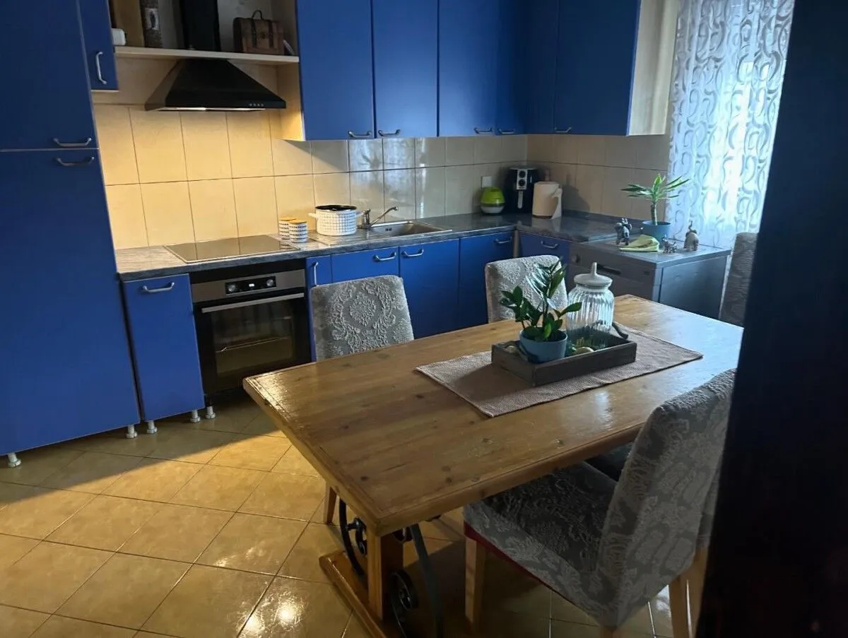 Prodaja, kuća, 191m², Tološi, Podgorica