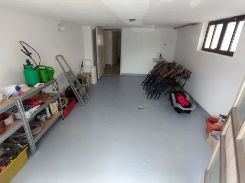 Rent, house, 200m², Blok 9, Podgorica - image 6