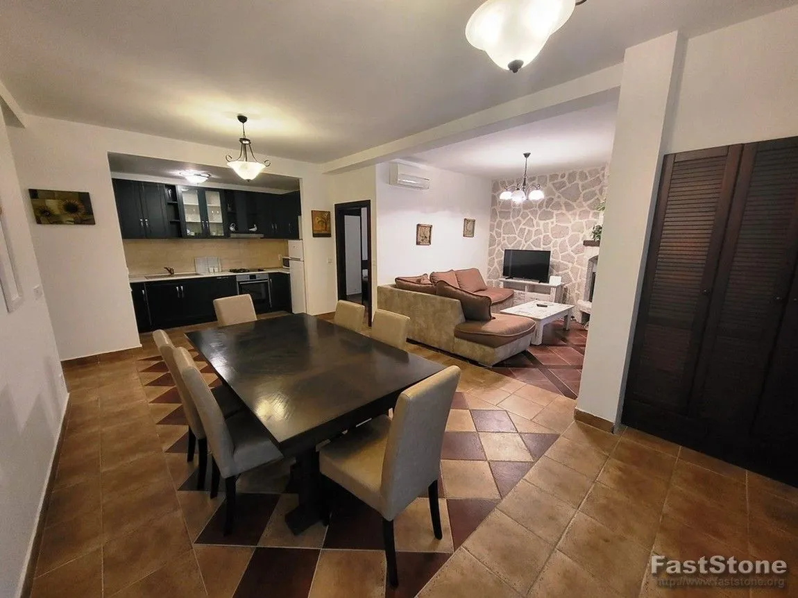Prodaja, trosoban stan, 126m², Kostanjica, Kotor