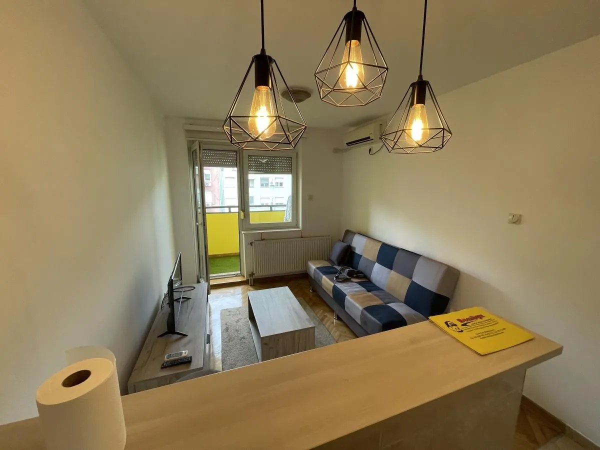 Prodaja, garsonjera, 24m², Grbavica, Novi Sad Sve Podlokacije