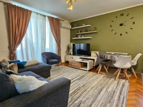 Izdavanje, jednosoban stan, 50m², Preko Morače, Podgorica - image 2