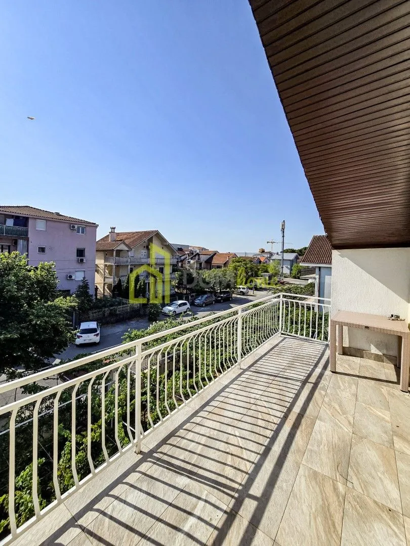Rent, two bedroom apartment, 108m², Stari Aerodrom, Podgorica