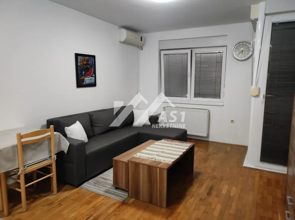 Izdavanje, stan, 26m², Grbavica, Novi Sad Sve Podlokacije