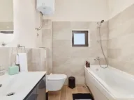 Rent, three bedroom apartment, 80m², Dumidran, Tivat - image 11