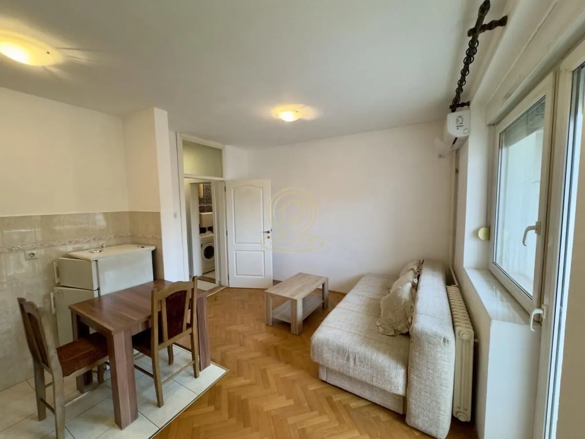Izdavanje, garsonjera, 26m², Podbara, Novi Sad Sve Podlokacije