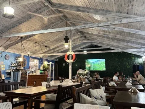 Izdavanje,  ugostiteljski objekat, 170m2, Donji Stoliv, Kotor