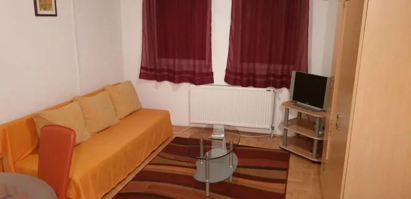 Izdavanje, garsonjera, 30m², Centar, Niš