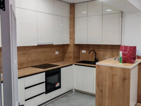 Izdavanje, dvosoban stan, 80m², Centar, Podgorica - image 2