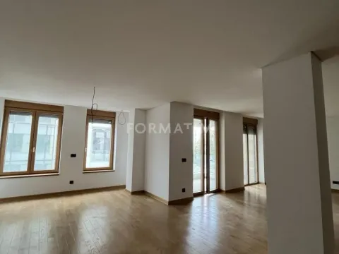 Sale, four bedroom apartment, 261m², Vračar Hram, Vračar Sve Podlokacije