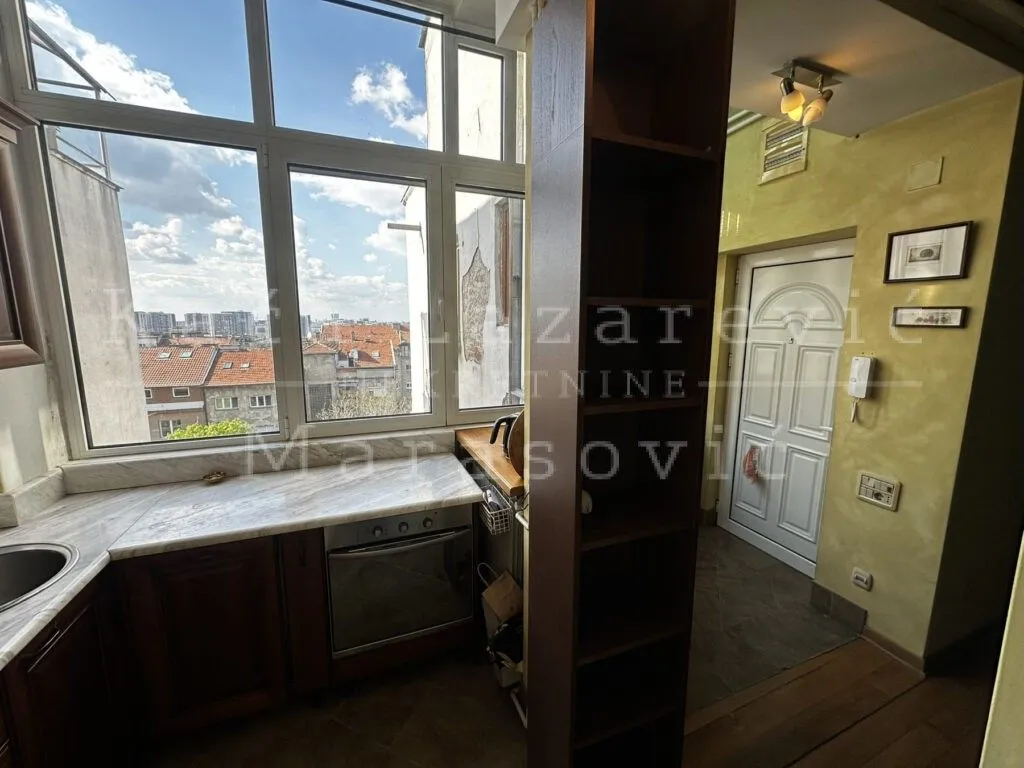 Izdavanje, dvosoban stan, 71m², Savski Venac, Beograd