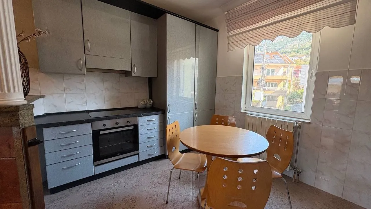 Rent, four bedroom apartment, 160m², Tivat, Crna Gora