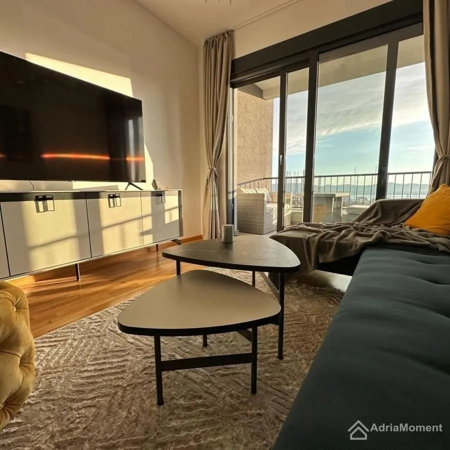 Prodaja, dvosoban stan, 71m², Centar, Tivat