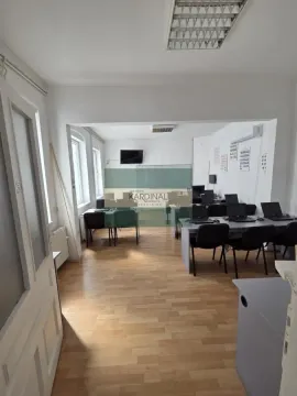 Rent, office space, 49m², Vašarište, Kragujevac - image 4