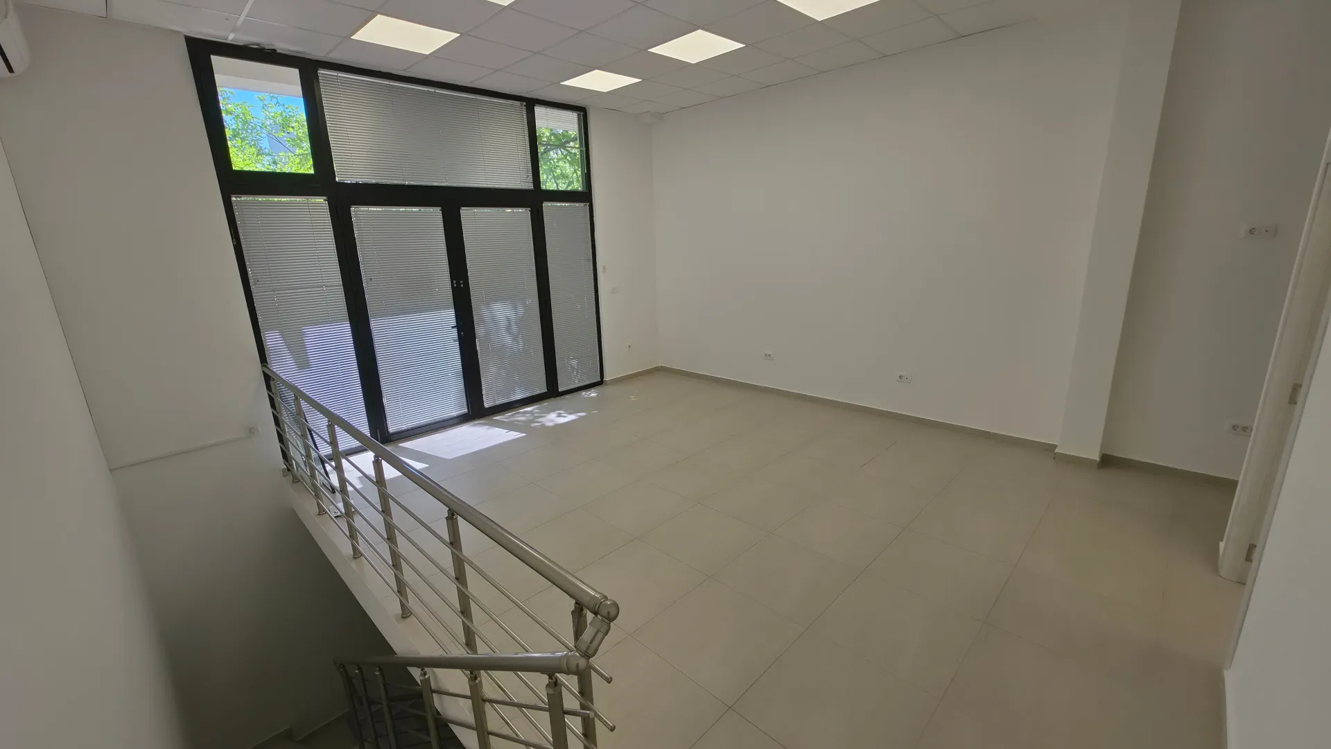 Rent, office space, 115m², Blok 9, Podgorica