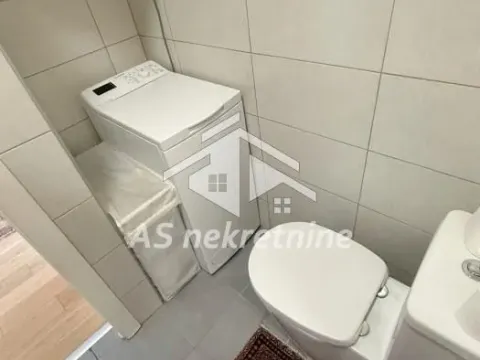 Izdavanje, trosoban stan, 73m², Vračar Sve Podlokacije, Beograd - image 25