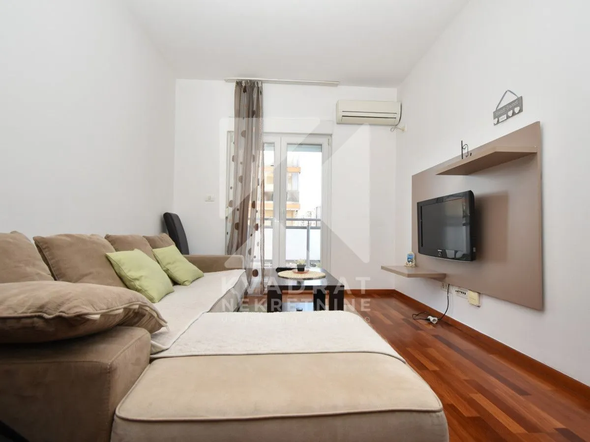 Izdavanje, jednosoban stan, 45m², City Kvart, Podgorica