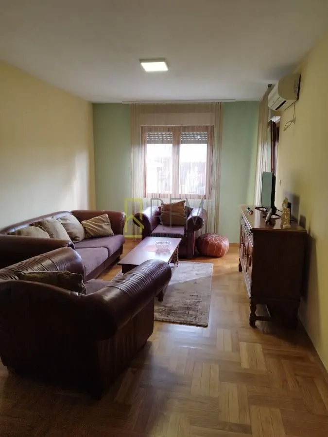 Izdavanje, jednosoban stan, 50m², Stari Aerodrom, Podgorica