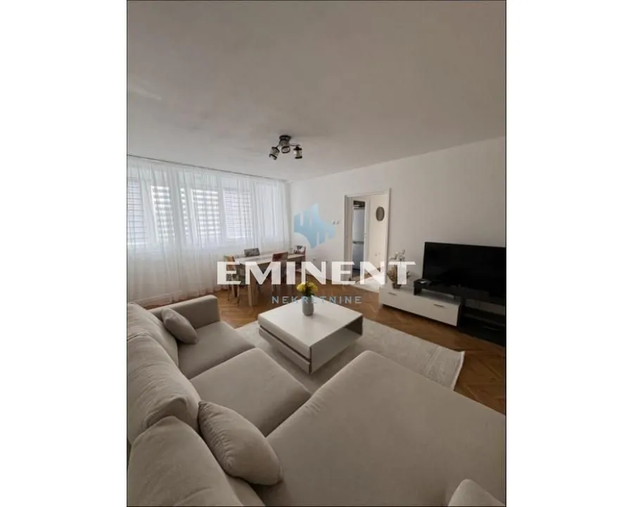 Izdavanje, trosoban stan, 70m², Novi Beograd Sve Podlokacije, Beograd