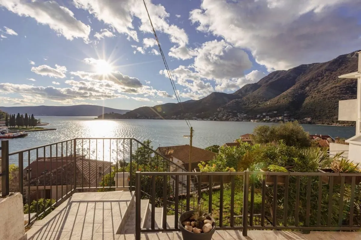 Prodaja, kuća, 70m², Lepetani, Tivat