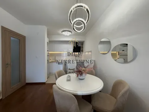 Rent, one bedroom apartment, 52m², Master Kvart, Podgorica - image 17