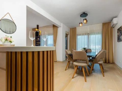 Rent, three bedroom apartment, 110m², Pržno, Budva - image 6