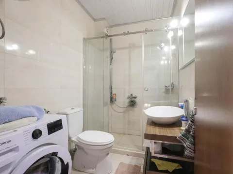 Sale, three bedroom apartment, 130m², Risan, Kotor - image 6